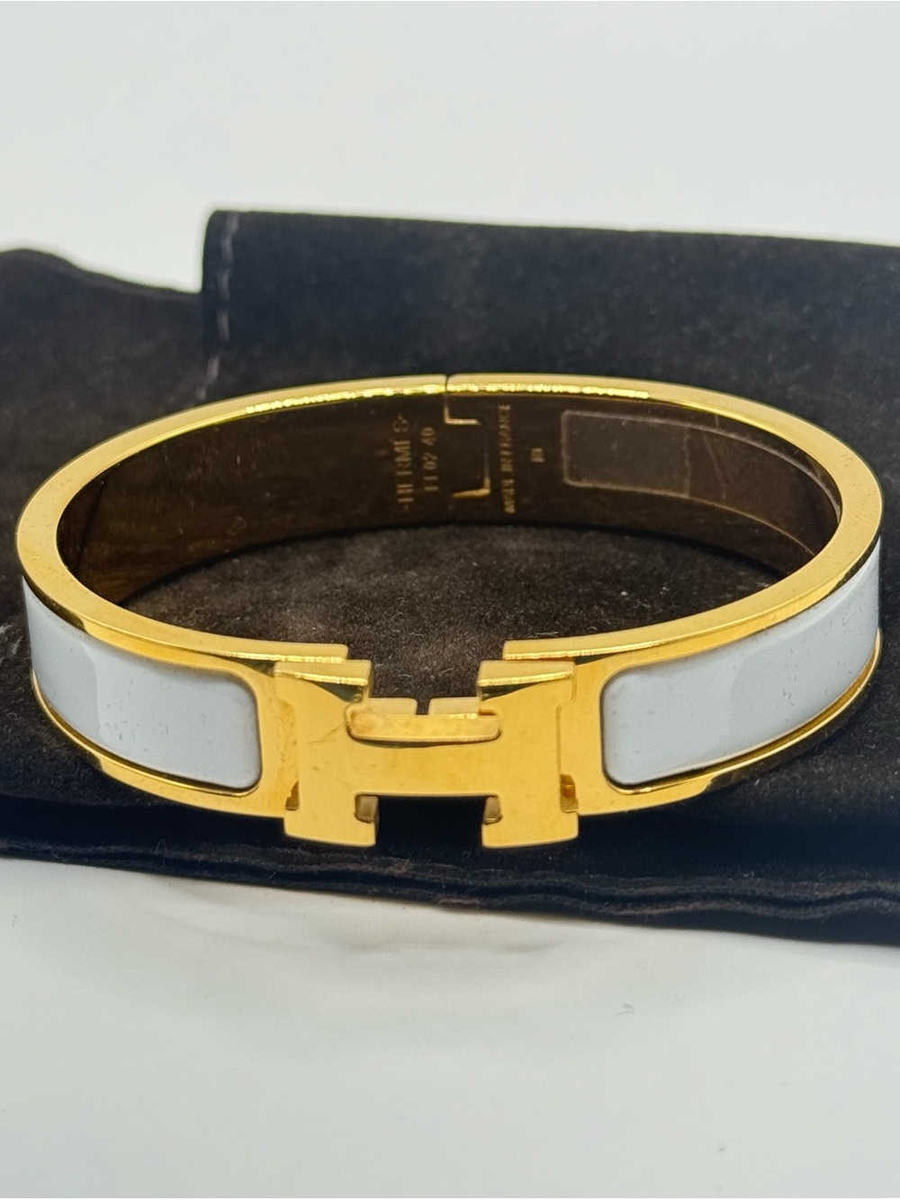 Hermès Clic H Narrow Bracelet in White and Gold 5.5 inch